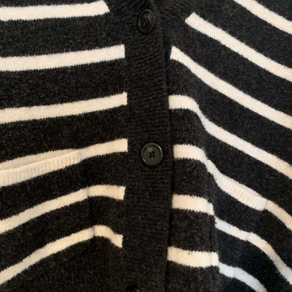 Black & White Striped V-Neck Button Cardigan Sweater by UNIQLO - Picture 2 of 3